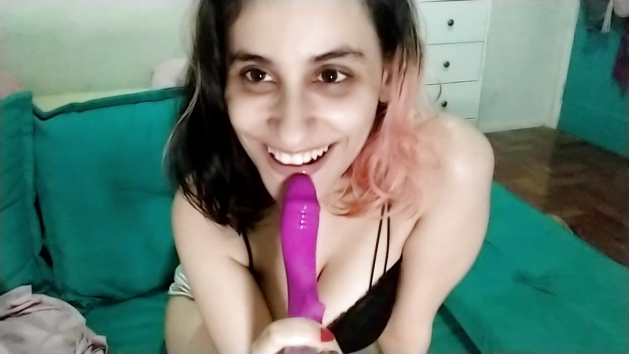 Amatør Blowjob POV (Lilla Dildo)