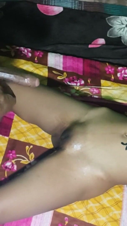 A hot and cute girl was fucked with her boyfriend in hotel, An Asian Desi girl was fucked first time with her boyfriend | Clip 1