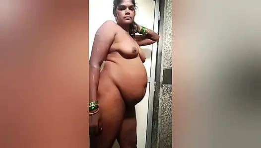 18 Year Old Girl Nude In Bathroom & Fingering Creampie Pusssy