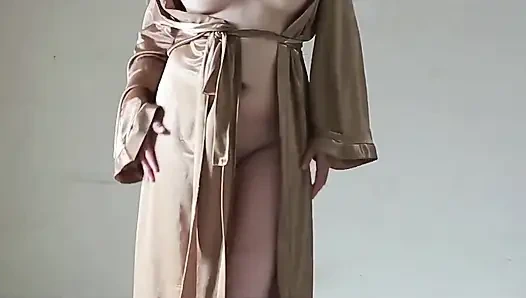 Gadis hiper indo baru siap mandi dan colmek