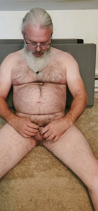 Solo masturbatie, dildo neuken en sperma met baard