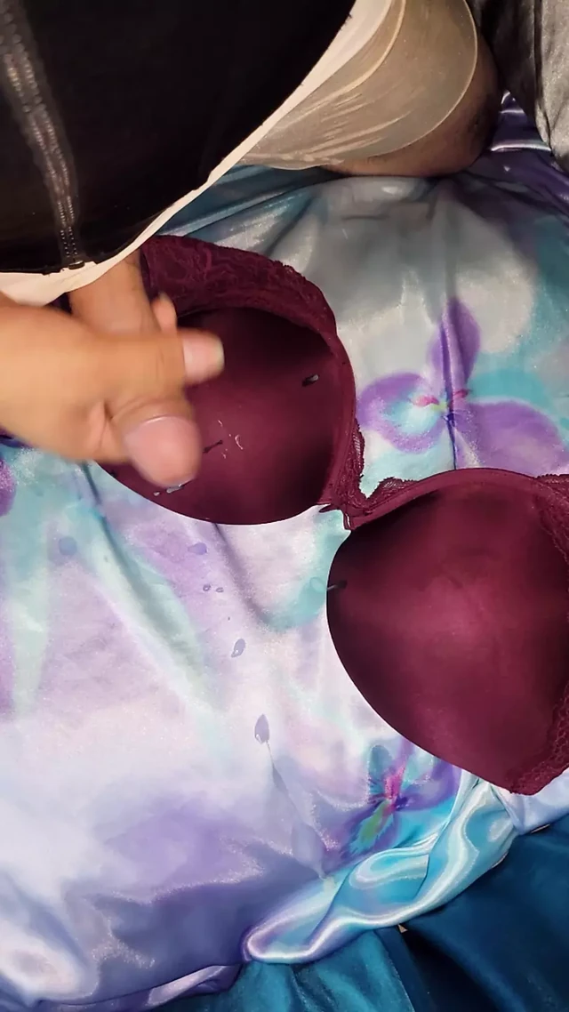 Hot Cumshot in a friend's room