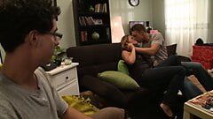Zvidz - Allie Haze trompe son mari en baisant un mec sexy devant lui! - 4k