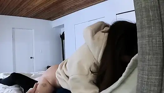 Prezervatifi çıkarıyor ve amını dölle dolduruyorum