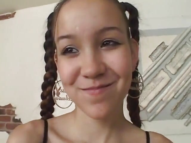 Bresiz aur pigtel vali sundar yuva eshiyaee larki lnd choosti hai dekhne ka bindu shaili