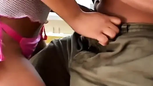 Cewek nakal rambut cokelat didobel penetrasi habis-habisan sampai mengerang keenakan