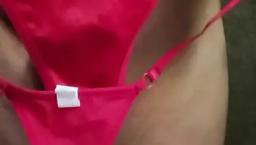 Seksi saten külot deniyor ve sonra boşalıyor (eski karısının külotu)