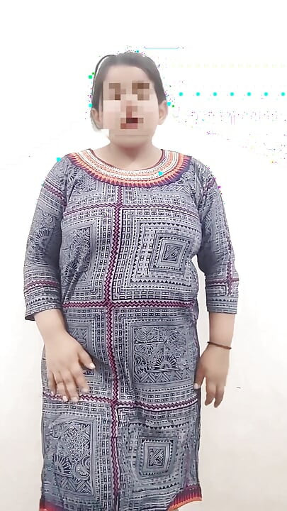 Shabnam Khatun parle avec son copain