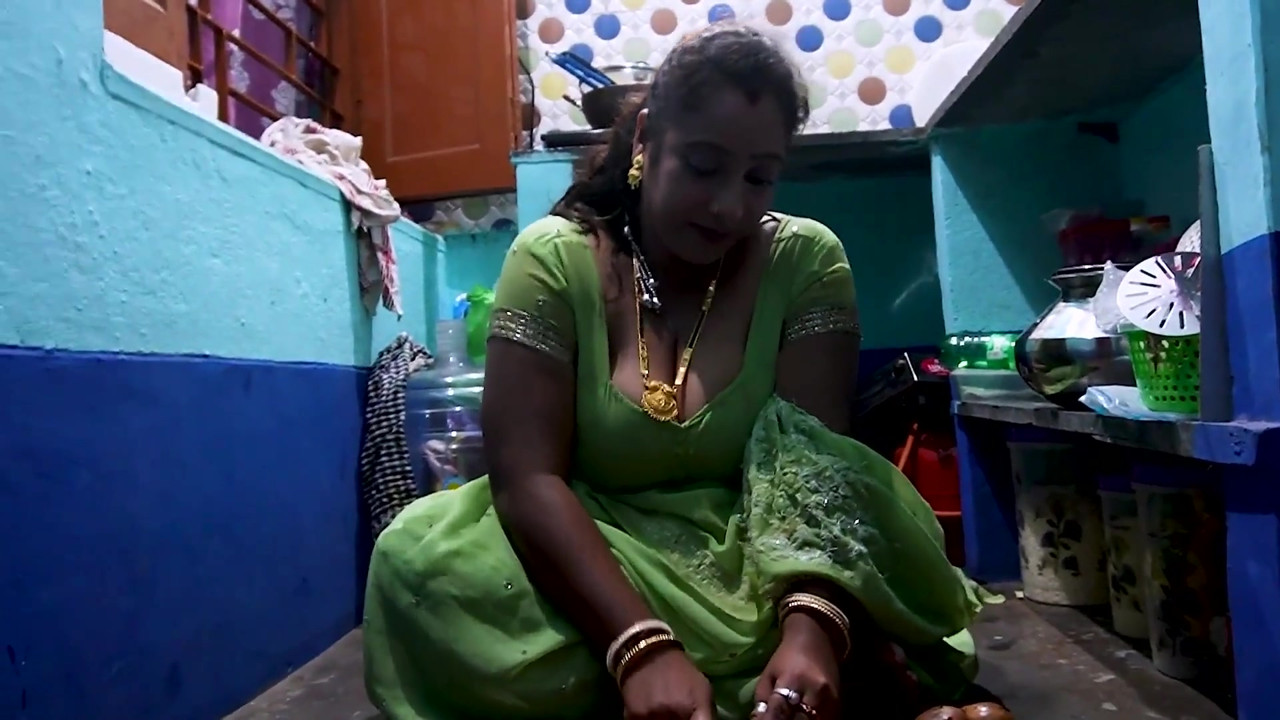 Sexy Mallu Big Boobs Bhabi Doing Work in Home - Deborji Don't Control Himself when Seeing Her