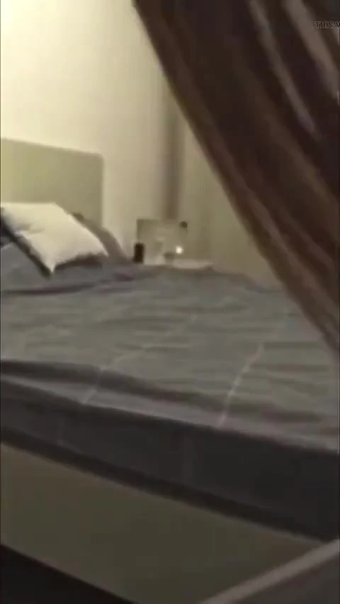 Bir eş, kocasını arkadaşlarıyla birlikte aldatır. Gerçek