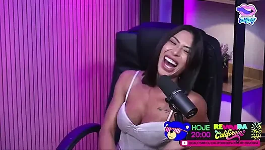 Podcast Revoada - Beatriz Miuky