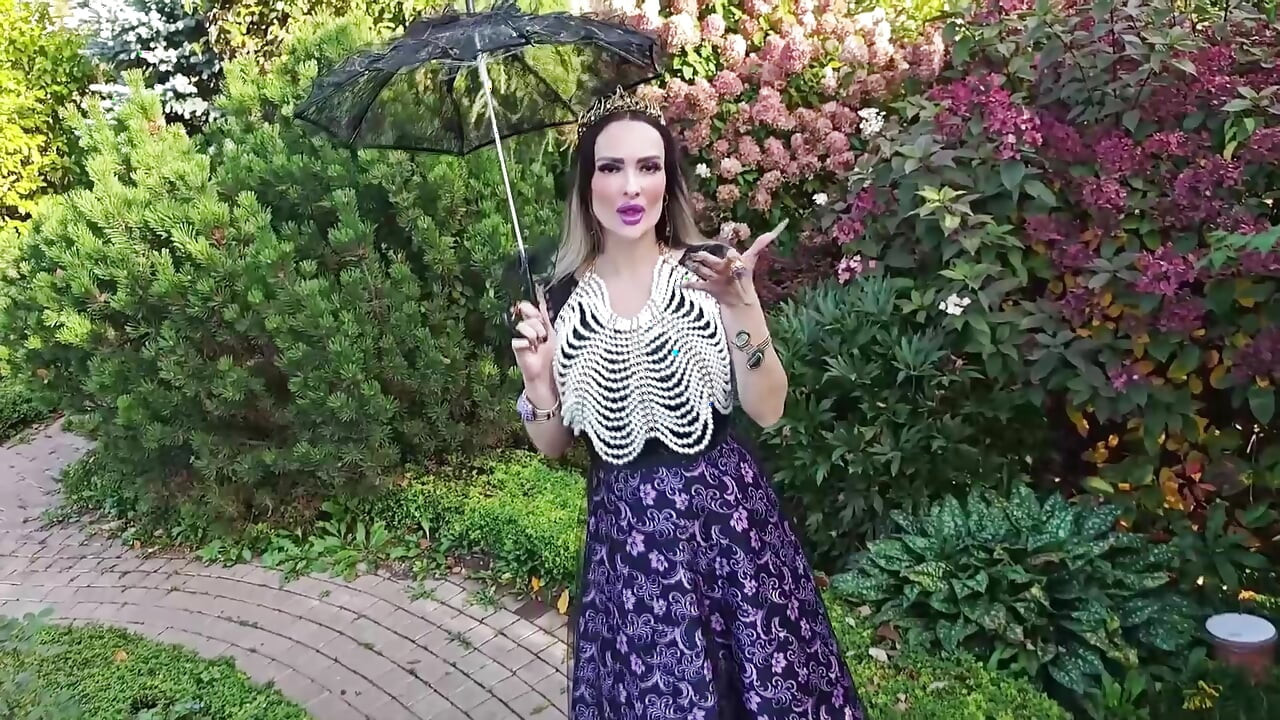 Worship Elegant Gothic Dark Goddess