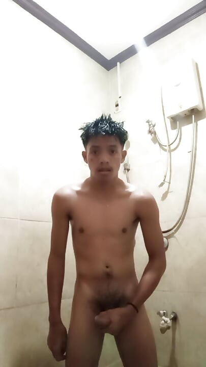 Filipino Twink Shower Wank: FLESHLAB Exclusive