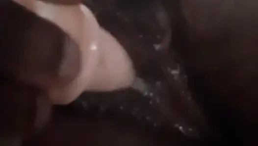 Yakın çekim siyah amımı beyaz didlo ile sikiyorum