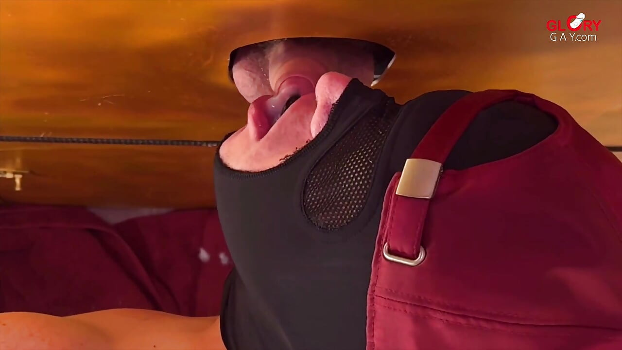 Prince Albert ในรูสอดควย: ภาระที่ติดอยู่ภายในปลาย