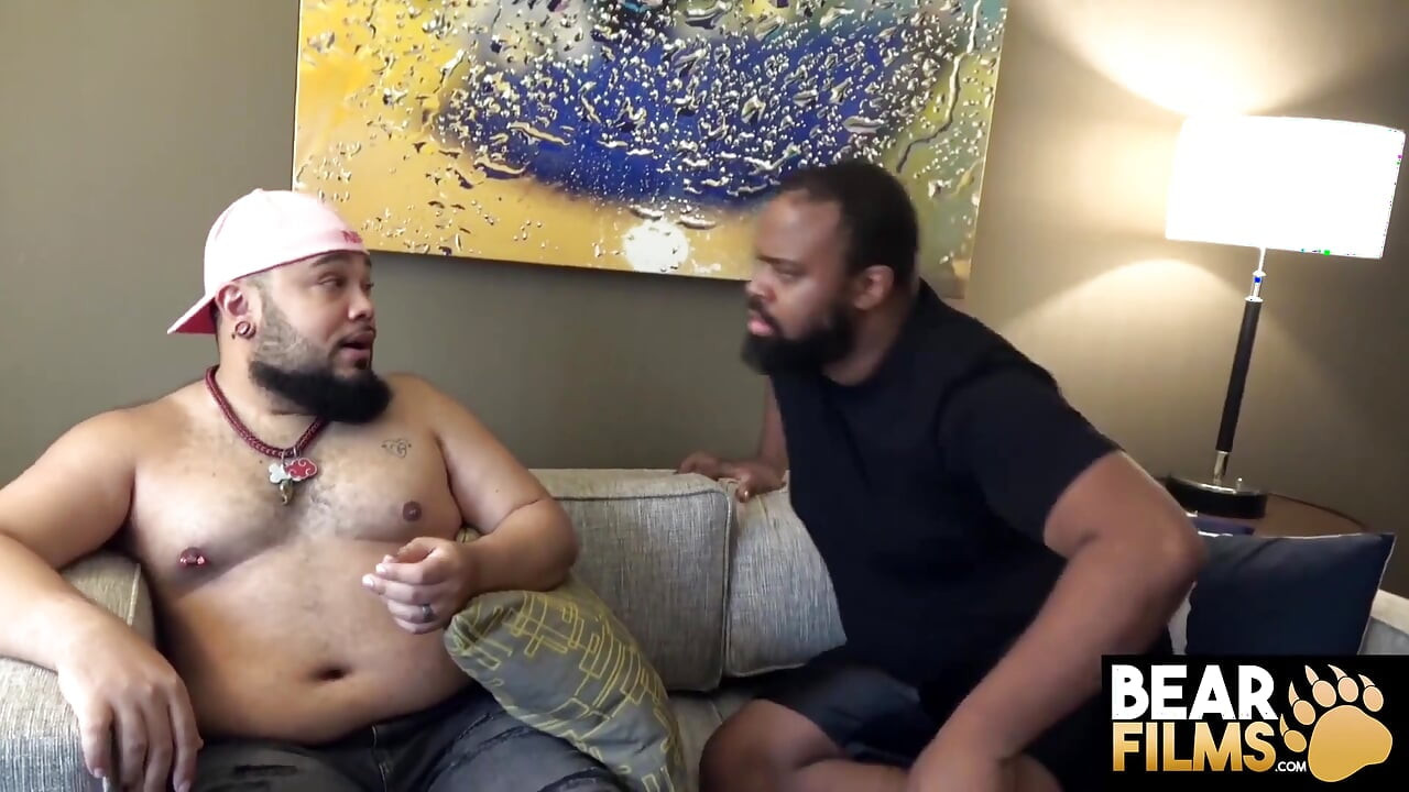 Bearfilms Pup Panda e Roger Blacc tendo intenso bareback