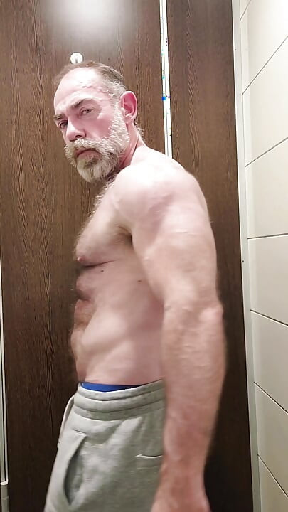 Hairy Muscle Guy Shows off and Jerks off