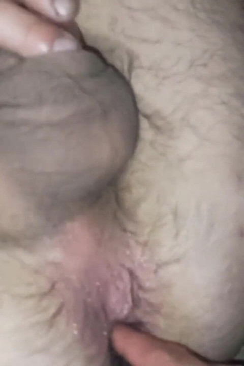 Bisexuell im wohnzimmer