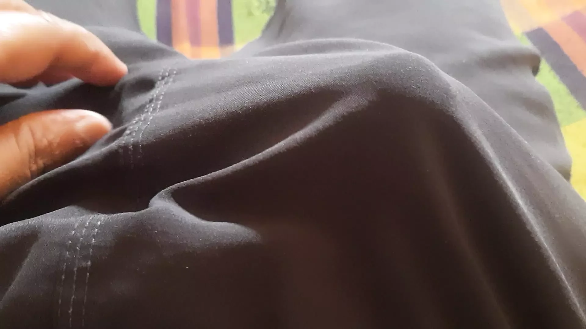 Mi amigo masturba mi pene y me organiza