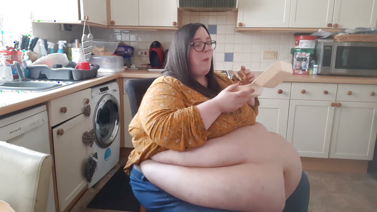 Ssbbw vs godzilla hamburger evés
