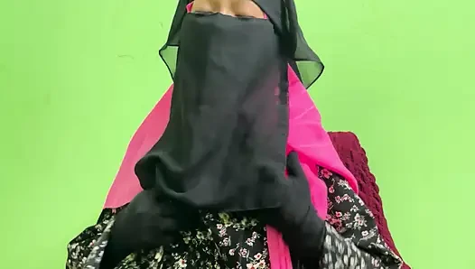 Nyonya tolong beri aku kesempatan aku akan melakukan ini