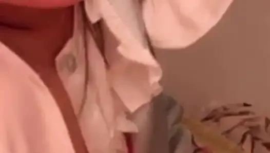 Lulu Wilds Gets Horny as Fuck