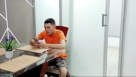 Мой сводный брат хотел шлюху, чтобы пососала у него, но я отсосала ему бесплатно! Я обожаю! Полный рассказ