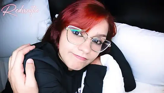 Der schurke Verwandte nutzt seine Nichte aus, fickt sie heiß und kommt in ihr