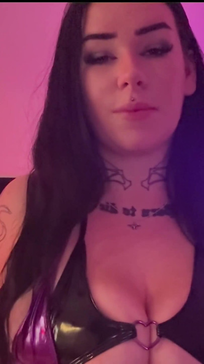 Dominantes britisches goth-mädchen wichsanleitung | Clip 1