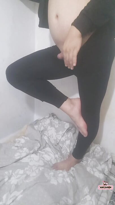 Arabisk shemale-mistress Salma, ladyboy leker med brösten hårt