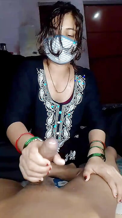 Desi girl blowjob and hand job