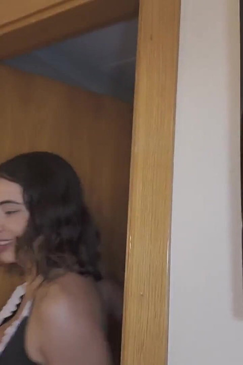 セクシーメイドがフルサービスを提供する