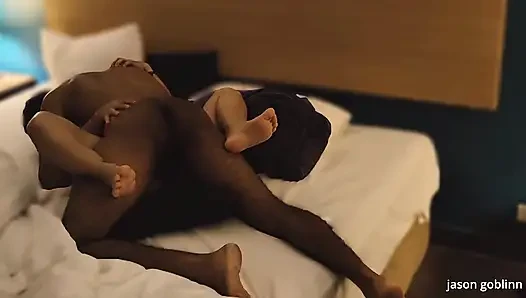 Ibu tiri dientot sama kontol india di kamar hotel