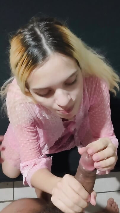 巴西女郎 Alice Lima 献上火辣口交，我把大屌当礼物操进她的骚逼