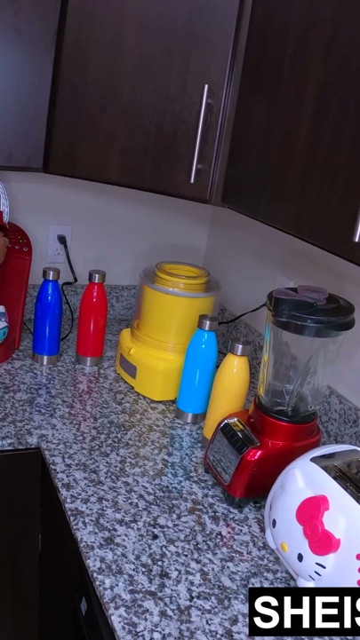 Recordándole a mi hijastra quién manda en esta casa a las malas, SheIsNovember: el padrastro la penetra bien profundo entre las piernas | Clip 2