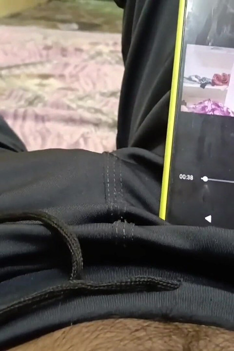 Betrapt door Bhabhi tijdens het aftrekken - Desi Devar Bhabhi hete seks