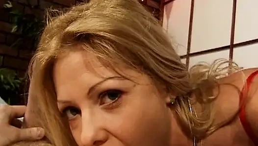 Heiße blondes französisches schätzchen anal gefickt in heißer pOV-szene