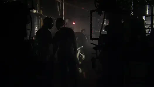 Vollbusiges schätzchen wird im van gefickt