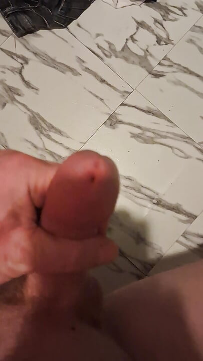 Han är nästan styv