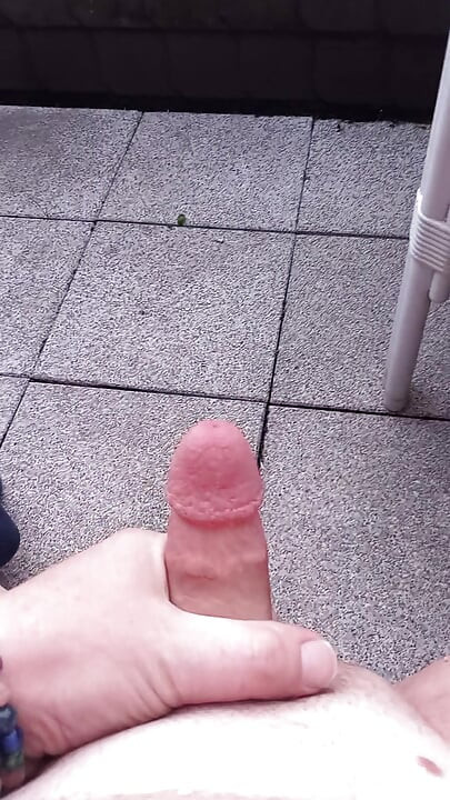 Wank on public