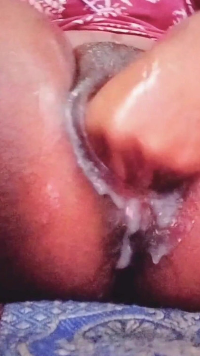Desi Village girl Secret night mastrubating and fisting very bad | Clip 1