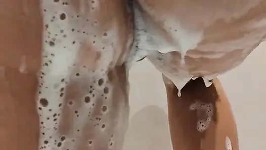 Adik tiri bugil di kamar mandi