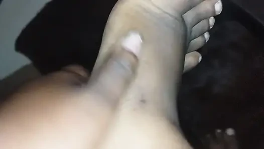 Cute plump african girl shows off her feet, black knees and light thighs for your enjoyment