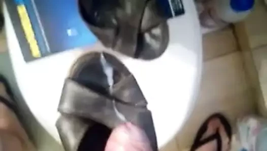 Kız arkadaşımın ayakkabılarına cum 15#