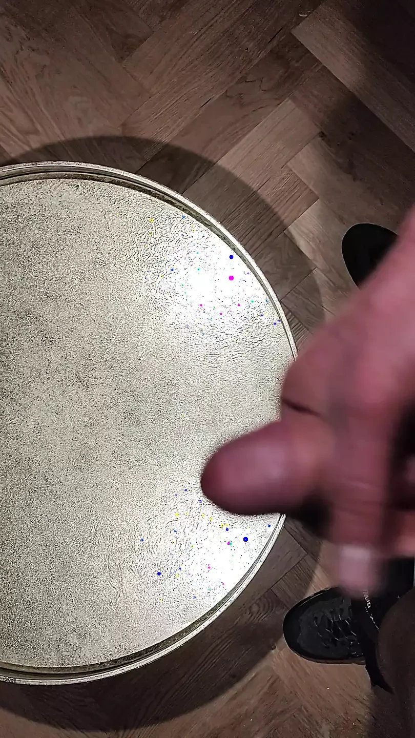 Quick cum close-up cumshot straight guy golden table