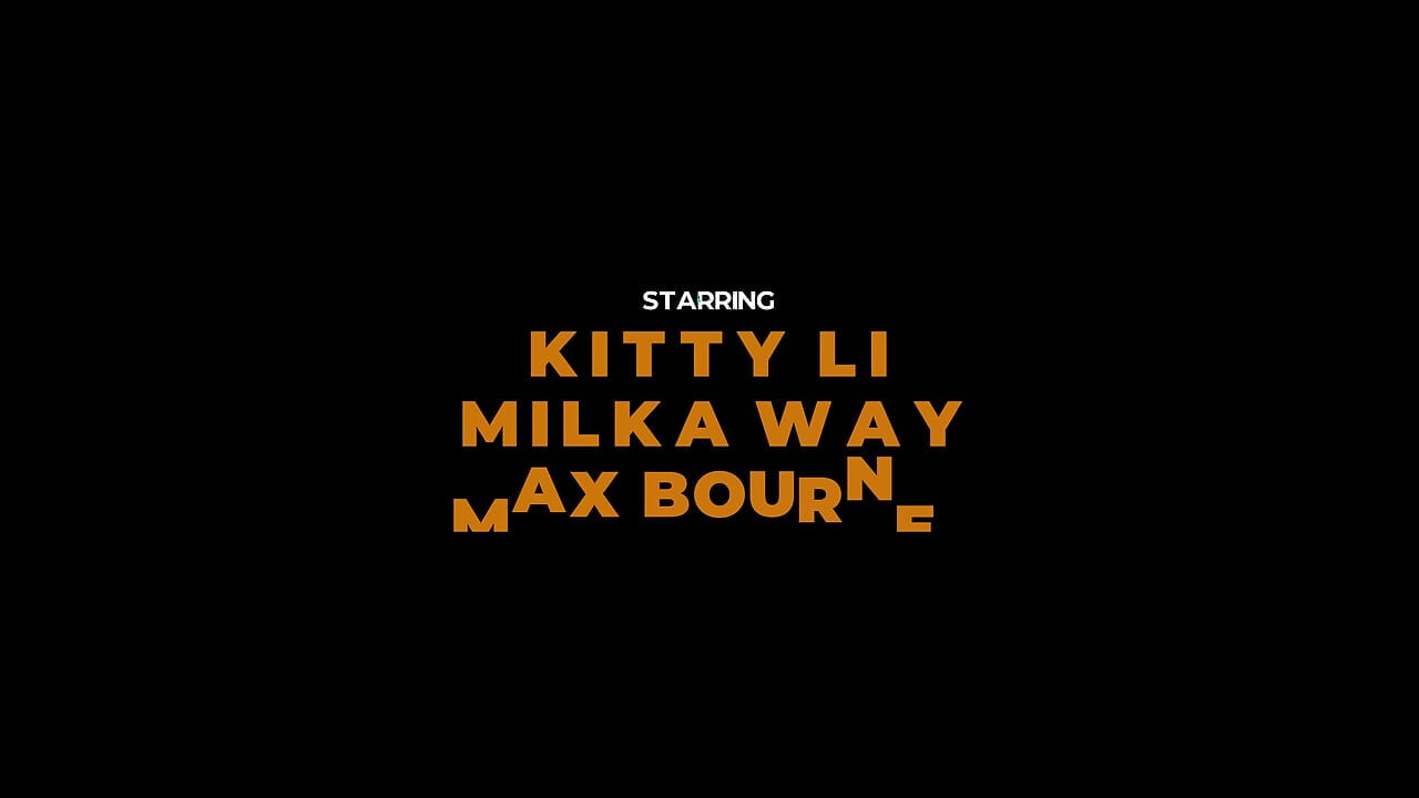 Kitty Li en Milka Way lesbisch plezier onderbroken door de grote pik van Max Born