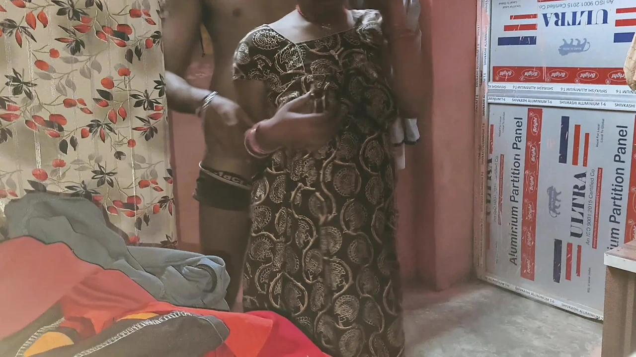 印度小嫂和妓院性感身材妹子Ki Desi火辣身材印度风格我