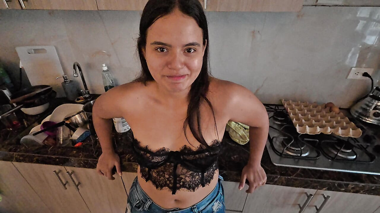 STEPMOM WANTS TO FUCK IN THE KITCHEN CUMSHOT IN MOUTH