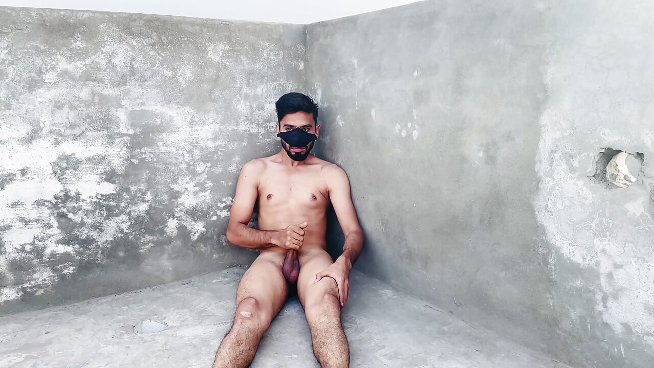 Pakistani Roof top porn horny handsome boy mustarbation in public place