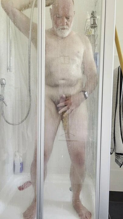 Bearstgt cleaning with cock and ass